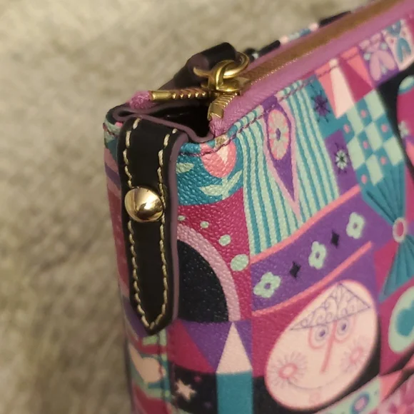 Dooney & Bourke - Disney It's a Small World - Shoulder Bag - Picture 3 of 16